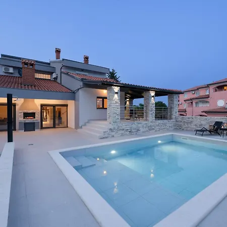 Sebastijan Villa Pavicini