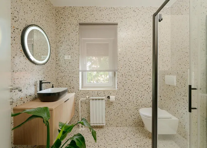 Sebastijan فيلة *