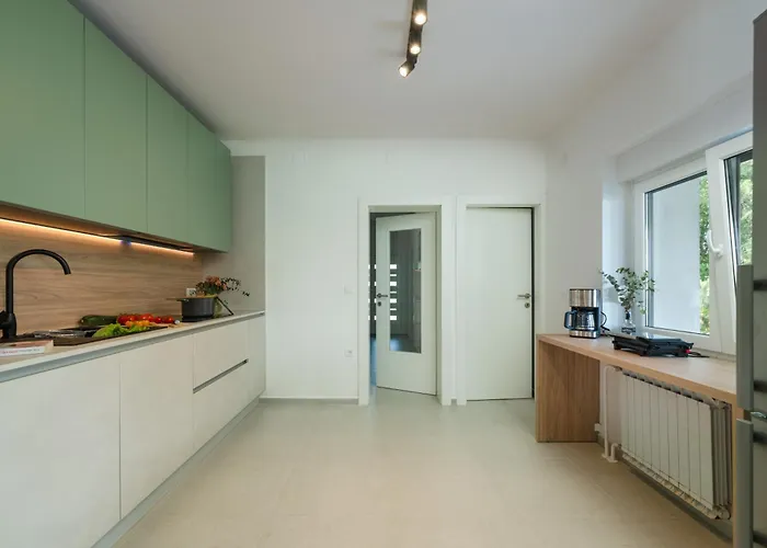 Vila Sebastijan Pavicini