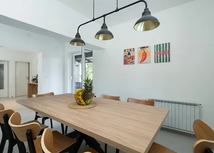 Vila Sebastijan Pavicini